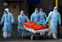 Suman casi 300 mil muertos por COVID-19 en todo el mundo