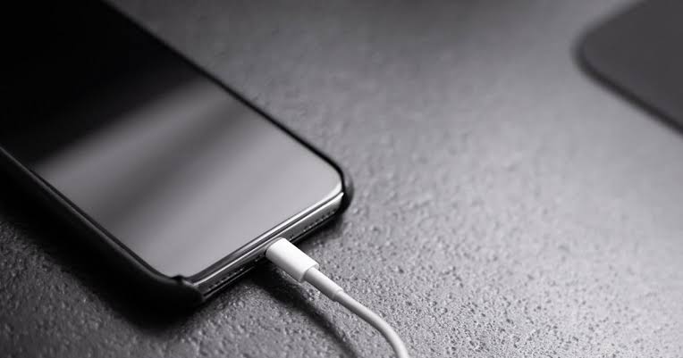 Apple cambia el cargador del iPhone a USB-C. Esto hay que saber - The New  York Times