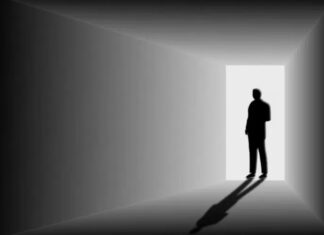 Atrapado entre dos mundos / Por María Luisa Prado