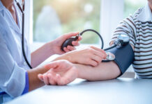 Médicos mexicanos advierten de más casos de hipertensión a edades tempranas