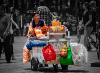 Trabajo sin prestaciones de ley compensan desempleo en México / Por Alejandro Durán
