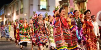 Algarabía, música y danza inundan las calles de Oaxaca durante la primera Calenda de las Culturas