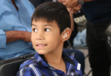 Entrega Chihuahua auxiliares auditivos a 110 beneficiarios
