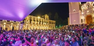 Plaza Lerdon en Xalapa, se llenó de música mexicana con Gala con Mariachi