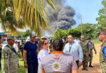 Supervisa Rocío Nahle atención a incendio en planta de sal de Jáltipan, Verracruz