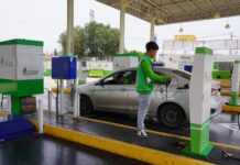 ¡Atención automovilistas con engomado rojo! Amplían en el EdoMex horario de centros de verificación el 31 de octubre
